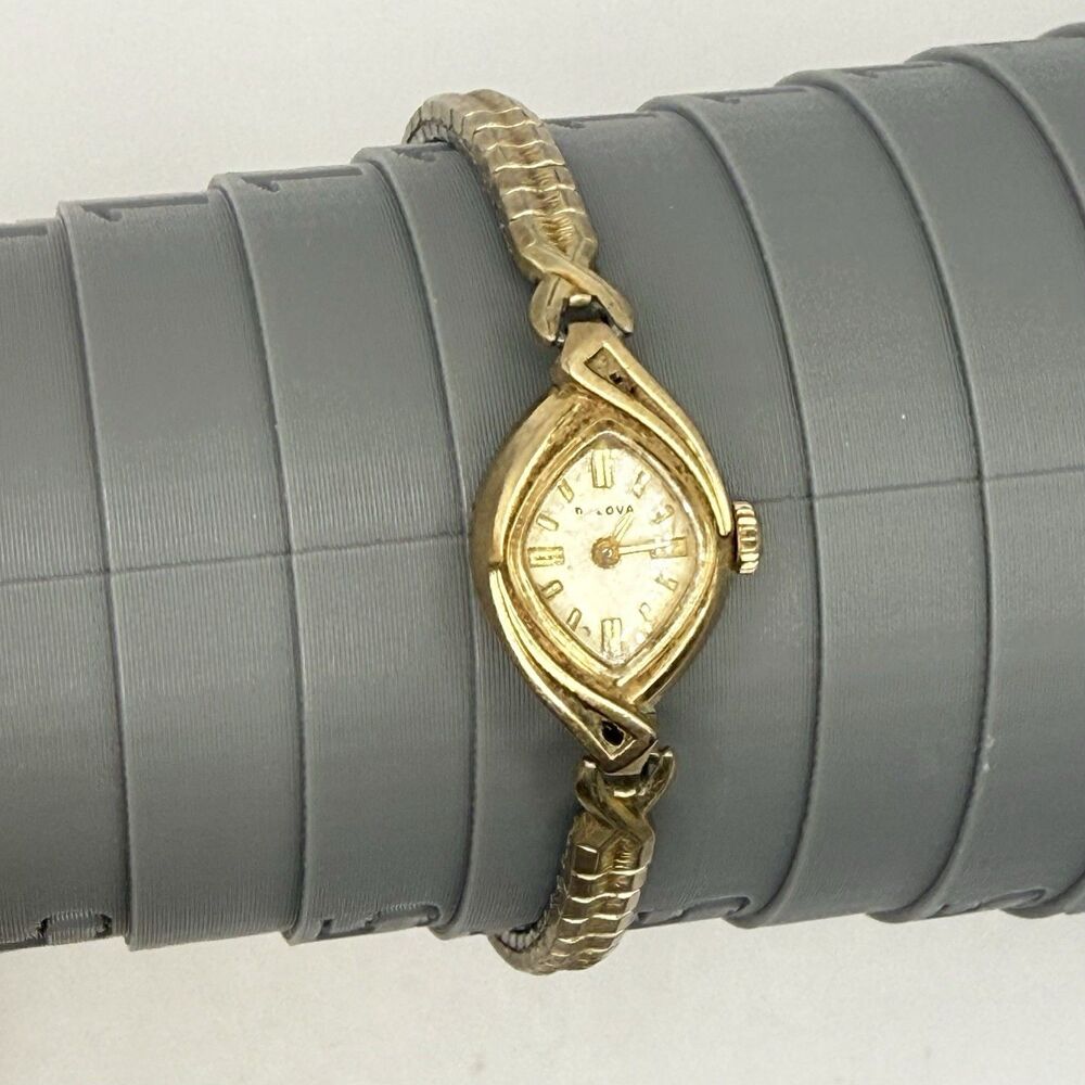 Vintage Bulova M7  10k Rolled Gold Plated  Vintage Expansion Watch Speidel Band